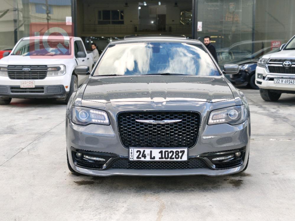 کرایسلەر 300